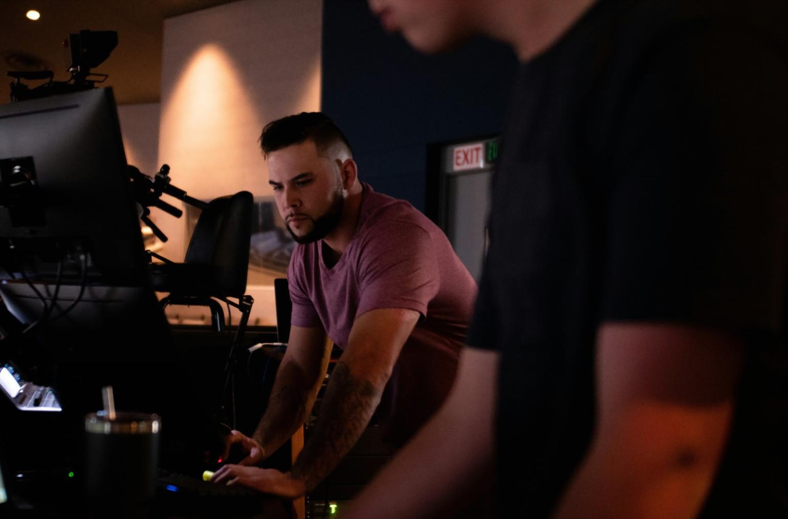 Teilnehmer arbeiten an Keyword-Strategie